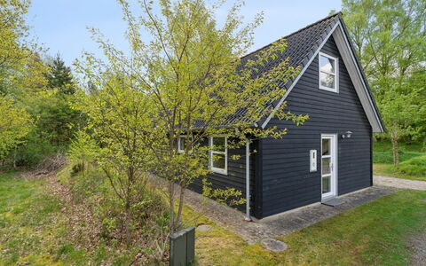 Øgot: Møbel, Indretning, Gulvbelægning, Etage, Loft, Værelse, Stol, Bord, Lejlighed, Køkken & Spisebord