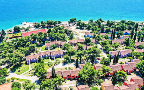 Trogir 250: Boligområde, Lejlighed, Hjem, Menneskelig Bosættelse, Coastal Og Oceaniske Landskabsformer, Kyst, Hav, Ejerlejlighed, Udvej, Forstad