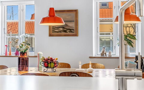 Rami - 250M from the Sea: Indretning, Lysarmatur, Køkken, Loft, Gulvbelægning, Belysning, Orange, Hjem, Countertop, Møbel