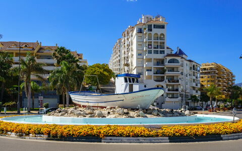 Estepona 657: Bygning, Lejlighed, City, Kvarter, Arkitektur, Ejerlejlighed, Boligområde, Urban Design, Blandet Brug