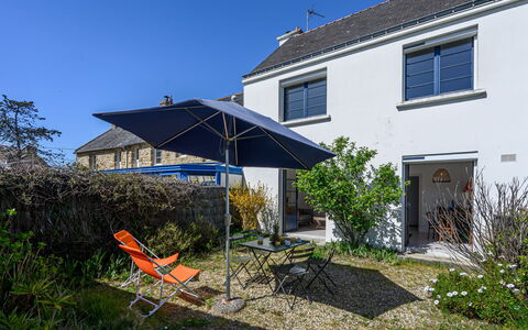 Le Verger: Boligområde, Busk, Hus, Have, Hjem, Land Lot, Tag, Skygge, Lawn