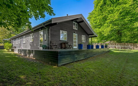 Christin - 275M from the Sea: Bjergkæde, Dal, Bjerglandsby, Ferieby