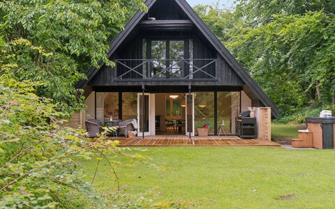 Estefania - 1Km from the Sea: Bygning, Hus, Vindue, Hjem, Tag, Boligområde, Busk, Sommerhus, Land Lot