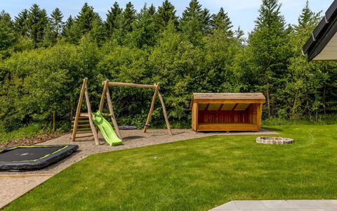 Alvira - 30Km from the Sea: Træ, Have, Backyard, Landscaping, Hårdttræ, Bejdse, Lawn, Skygge, Gård, Garden Bygninger