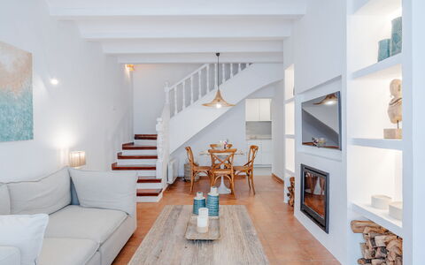 Cofitsa Plus: Møbel, Indretning, Gulvbelægning, Væg, Couch, Træ, Etage, Stue, Loft, Hjem