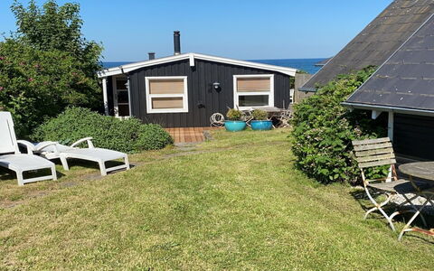 Answald - 10M from the Sea: Bjergkæde, Dal, Bjerglandsby, Ferieby