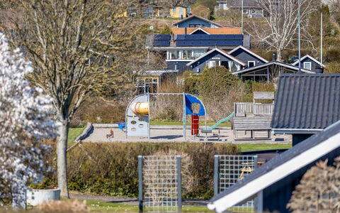 Aika - 450M from the Sea: Træ, Tag, Hjem, Hus, Arkitektur, Sidespor, Land Lot, Sommerhus, Skur, Garden Bygninger