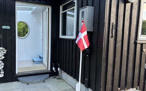 Hælf - 600M from the Sea: Træ, Dør, Kompositmateriale, Home Dør, Sidespor, Dagslys, Planke