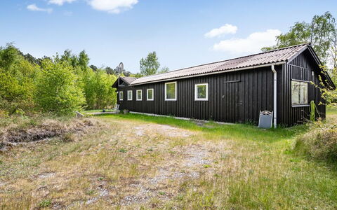 Hælf - 600M from the Sea: Græs, Arkitektur, Busk, Sommerhus, Land Lot, Landdistrikt, Tag, Sidespor, Skur, Garden Bygninger