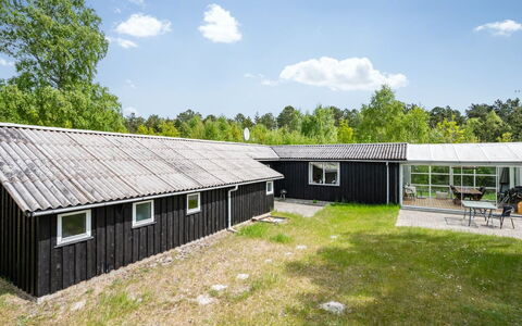 Hælf - 600M from the Sea: Møbel, Træ, Stol, Indretning, Bejdse, Naturmateriale, Hårdttræ, Stue, Armlæn, Design