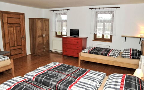 Lipno Garden and Relax: Møbel, Seng, Soveværelse, Træ, Gulvbelægning, Indretning, Sengetøj, Sengetøj, Etage, Bed Frame