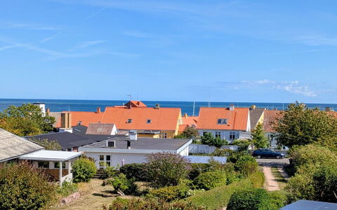 Taja - 170M from the Sea: Sommer, Hus, Boligområde, Hjem, Tag, Hav, Skygge, Forstad, Eco Hotel, Tropics