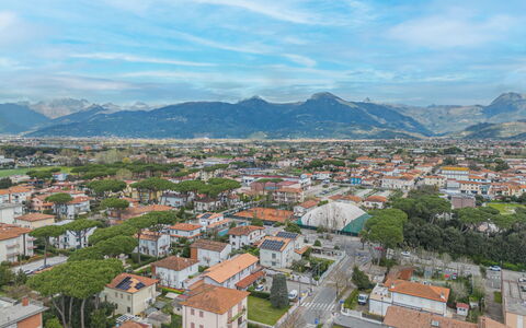 Casa Giuditta: Daytime, Boligområde, Byområde, Fugleperspektiv, City, Kvarter, Horisont, Landskab, Stad, Forstad