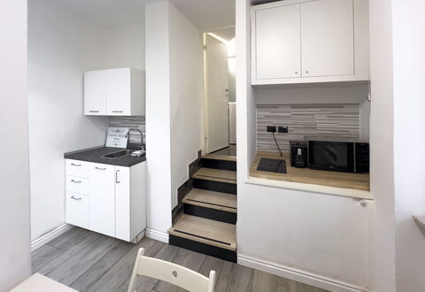 Casa Nina Seconda - Sanremo: Træ, Gulvbelægning, Indretning, Etage, Lejlighed, Værelse, Loft, Trægulve, Køkken, Større Bandage