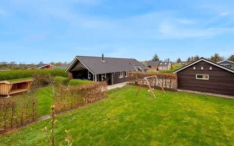 Gertrud - 950M to the Fjord: Estate, Skygge, Indkørsel, Stuehus