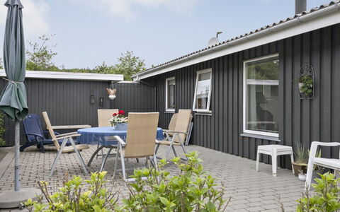 Cornelius - 30M from the Sea: Træ, Hjem, Sidespor, Tag, Dør, Sommerhus, Have, Backyard, Gård, Landscaping