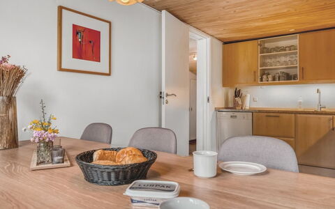 Aku - 700M from the Sea: Møbel, Indretning, Gulvbelægning, Etage, Væg, Træ, Loft, Værelse, Bord, Spisestue