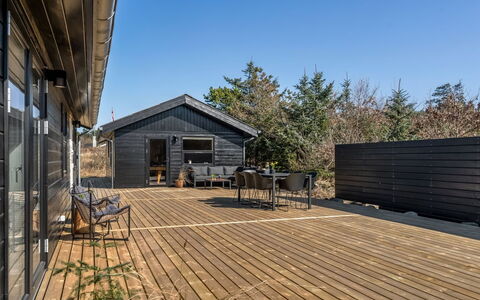 Heidl - 2Km from the Sea: Træ, Hjem, Veranda, Dæk, Hårdttræ, Tag, Bejdse, Trægulve, Eco Hotel