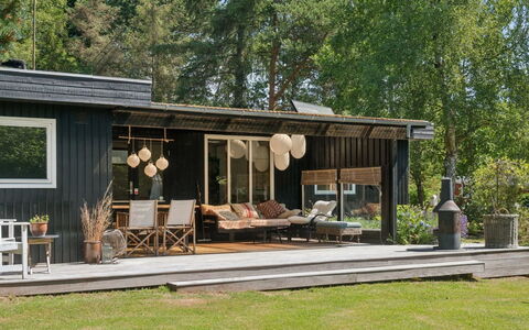 Tatyana - 1.6Km from the Sea: Estate, Skygge, Indkørsel, Stuehus