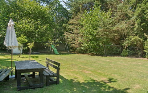 Tatyana - 1.6Km from the Sea: Estate, Skygge, Indkørsel, Stuehus