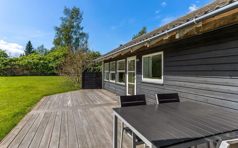 Prohor - 150M from the Sea: Hjem, Sommerhus, Sidespor, Hårdttræ, Skygge, Planke, Design, Estate, Veranda, Dæk