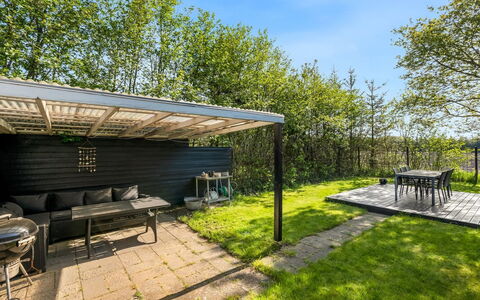 Fido - 500M to the Fjord: Have, Land Lot, Skygge, Bunddække, Lawn, Udendørs Møbler, Landscaping, Backyard, Gård