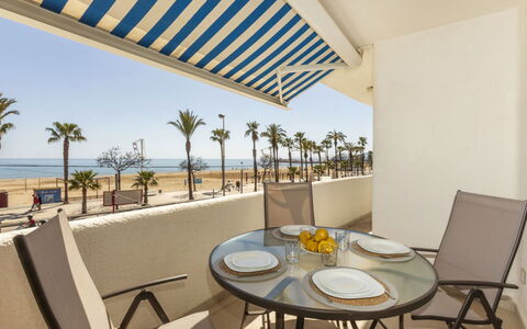 Marinada Cambrils: Svømmepøl, Kompositmateriale, Lejlighed, Ejerlejlighed, Villa, Landscaping, Udvej, Hotel, Altan, Eco Hotel