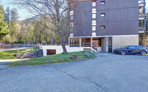 Résidence les Tines: Svømmepøl, Kompositmateriale, Lejlighed, Ejerlejlighed, Villa, Landscaping, Udvej, Hotel, Altan, Eco Hotel
