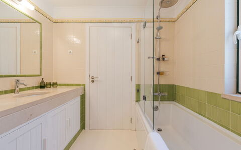 Apartamento Natura Bliss – R C: Svømmepøl, Kompositmateriale, Lejlighed, Ejerlejlighed, Villa, Landscaping, Udvej, Hotel, Altan, Eco Hotel