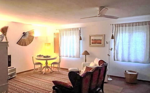 Apartamento Com 1 Quarto Ua33: Svømmepøl, Kompositmateriale, Lejlighed, Ejerlejlighed, Villa, Landscaping, Udvej, Hotel, Altan, Eco Hotel