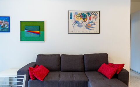 Casa del Mare: Møbel, Indretning, Couch, Gulvbelægning, Væg, Etage, Stue, Værelse, Billedramme, Hjem