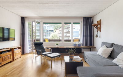 Seewiese Apt. 204 690.1: Møbel, Indretning, Couch, Gulvbelægning, Træ, Etage, Stue, Loft, Værelse, Lejlighed