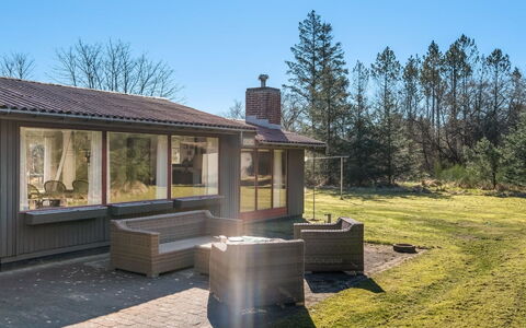 Thorvor - 400M from the Sea: Hjem, Land Lot, Tag, Sommerhus, Veranda, Have, Estate, Skygge, Gård, Landscaping
