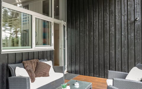 Nanni - from the Sea: Træ, Hjem, Veranda, Dæk, Hårdttræ, Tag, Bejdse, Trægulve, Eco Hotel