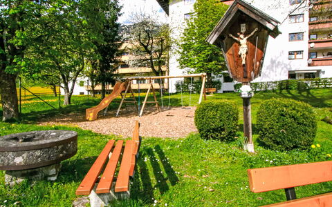 Manuel: Have, Forår, Gård, Lawn, Landscaping, Parkere, Indkørsel, Backyard, Bænk