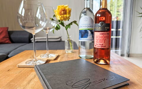 Blackforest Birdnest: Vin, Barware, Bejdse, Glasservice, Hårdttræ, Vinglas, Flaske