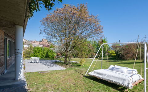 Stordita: Møbel, Have, Udendørs Møbler, Lawn, Stol, Skygge, Parkere, Gård, Backyard, Landscaping
