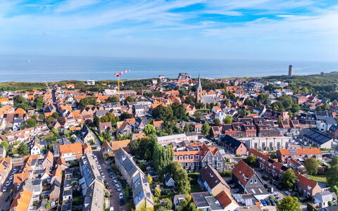Residence Domburg: Daytime, Horisont, Boligområde, Kyst, Landskab, Urban Design, Coastal Og Oceaniske Landskabsformer, Fugleperspektiv, Hav, Forstad