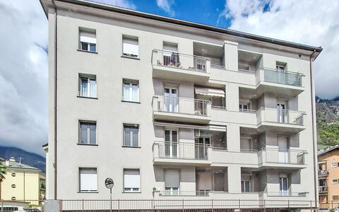 Marconi: Bygning, Væg, Vindue, Lejlighed, Kvarter, Boligområde, Stad, Urban Design, Altan, Menneskelig Bosættelse