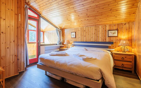 Boiserie: Træ, Hjem, Soveværelse, Seng, Sommerhus, Loft, Bjælkehytte, Sengetøj, Sengetøj, Bed Frame