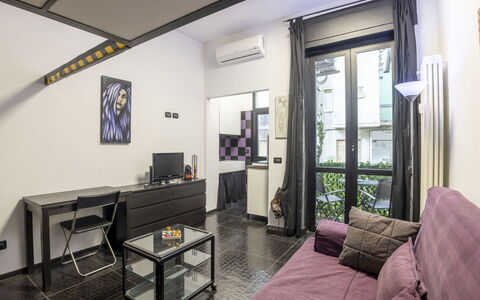 Chinatown Loft: Indretning, Møbel, Gulvbelægning, Etage, Loft, Værelse, Lejlighed, Belysning, Couch, Stue