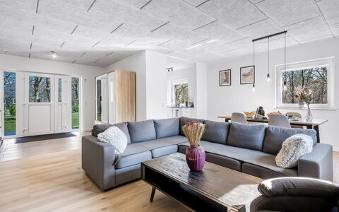 Calli: Blå, Svømmepøl, Møbel, Udendørs Møbler, Udvej, Stol, Skygge, Eco Hotel, Blomsterkrukke