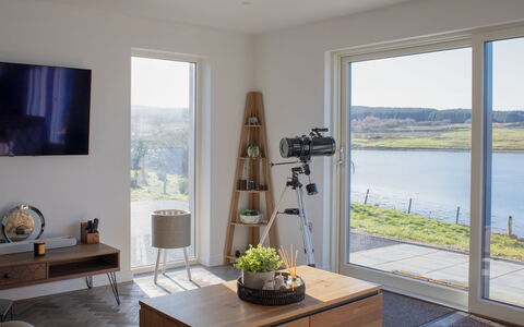 Daisy Cottage: Udendørs Møbler, Have, Udendørs Bord, Stol, Skygge, Landscaping, Backyard, Gård, Eco Hotel, Køkken & Spisebord