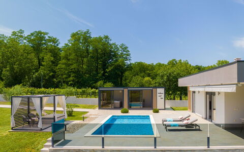Villa Romantica: Udendørs Møbler, Have, Udendørs Bord, Stol, Skygge, Landscaping, Backyard, Gård, Eco Hotel, Køkken & Spisebord