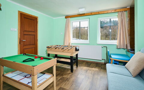 U Pekařů: Møbel, Indretning, Træ, Værelse, Etage, Gulvbelægning, Belysning, Loft, Billardbord, Opholdsrum
