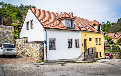 Cesky Krumlov 102: Bygning, Væg, Vindue, Hus, Hjem, Tag, Arkitektur, Boligområde, Facade, Sommerhus