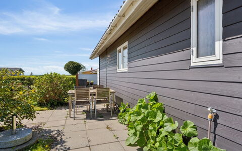 Hira - 200M from the Sea: Tag, Hus, Hjem, Sommerhus, Dør, Sidespor, Dæk, Veranda, Planke, Hårdttræ