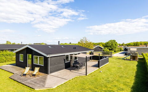 Helmtrud - 700M from the Sea: Tag, Hus, Hjem, Sommerhus, Dør, Sidespor, Dæk, Veranda, Planke, Hårdttræ