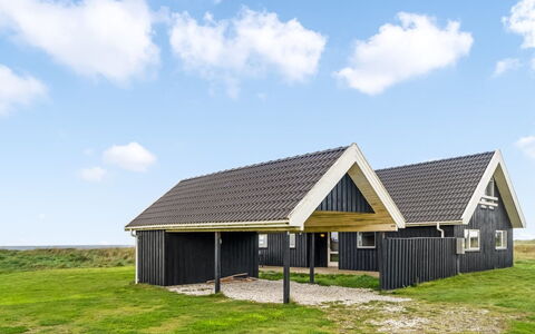 Tilje - 80M from the Sea: Tag, Skur, Sommerhus, Skygge, Garden Bygninger, Sidespor, Lade, Udendørs Struktur, Hytte, Stuehus