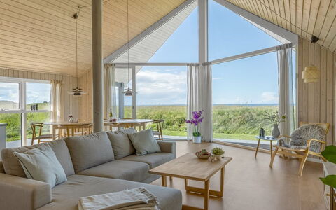 Tilje - 80M from the Sea: Hjem, Sommerhus, Estate, Stuehus, Garden Bygninger, Planke, Veranda, Hårdttræ, Sidespor, Villa